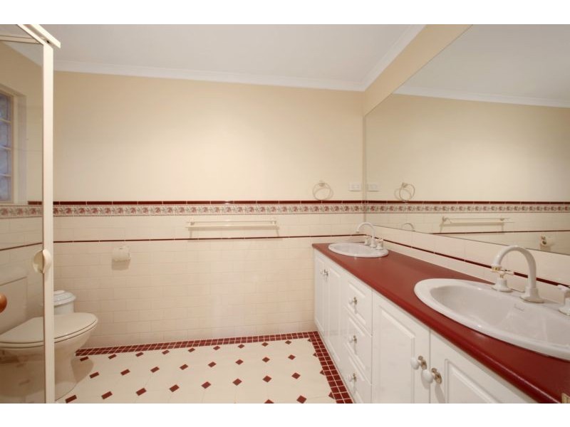 6 Waradgery Drive, Rowville VIC 3178