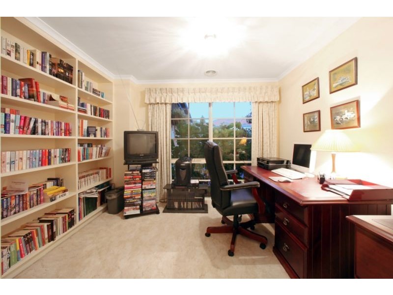 6 Waradgery Drive, Rowville VIC 3178