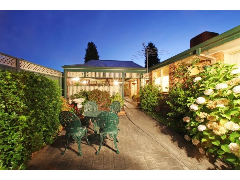 6 Waradgery Drive, Rowville VIC 3178