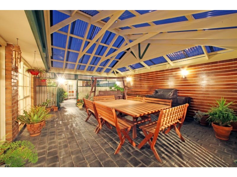 6 Waradgery Drive, Rowville VIC 3178