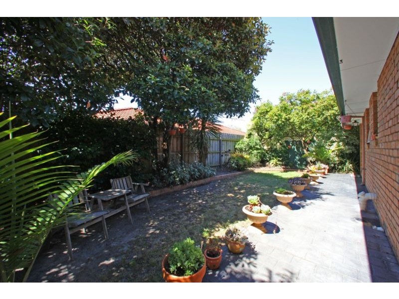 6 Waradgery Drive, Rowville VIC 3178