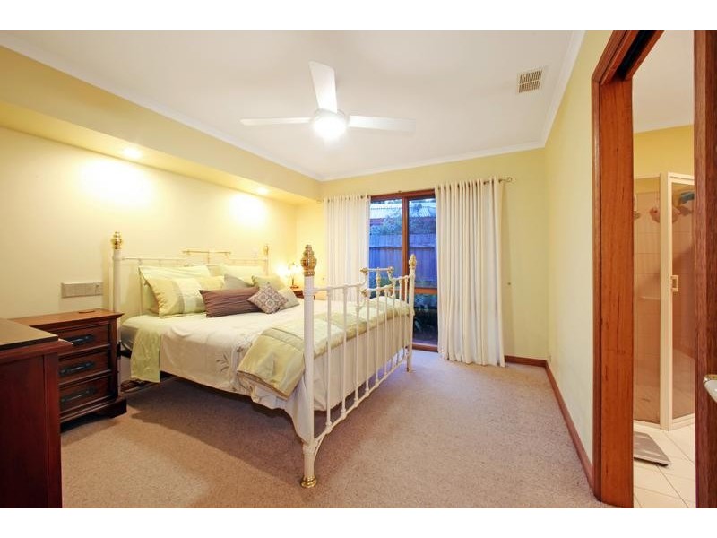 5 Waterloo Place, Rowville VIC 3178