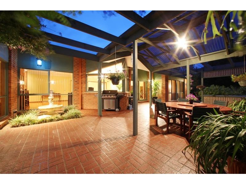 5 Waterloo Place, Rowville VIC 3178