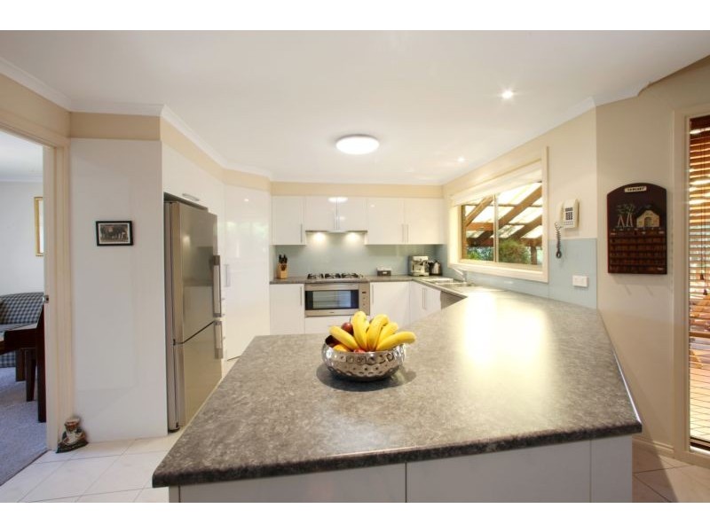 392 Dandelion Drive, Rowville VIC 3178