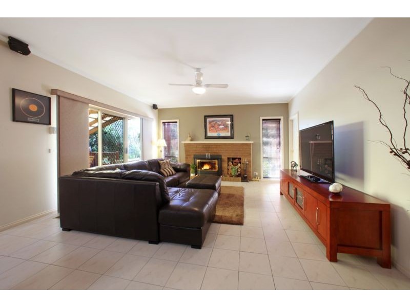 392 Dandelion Drive, Rowville VIC 3178