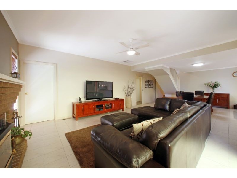 392 Dandelion Drive, Rowville VIC 3178