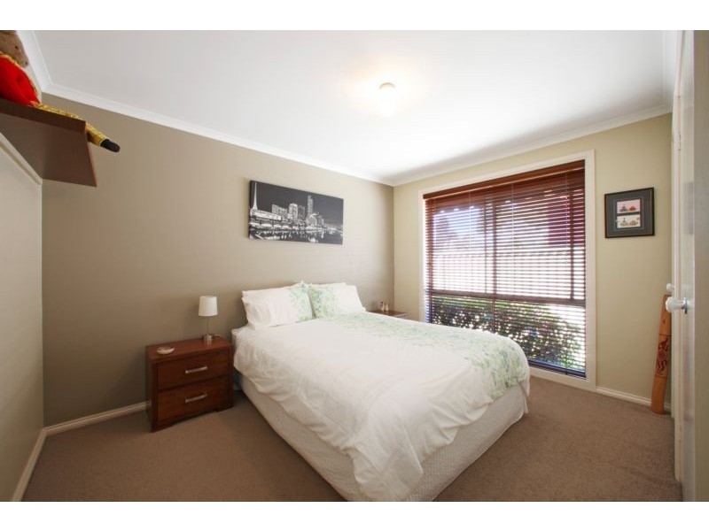392 Dandelion Drive, Rowville VIC 3178