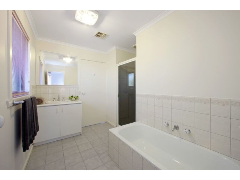57 Allora Avenue, Ferntree Gully VIC 3156