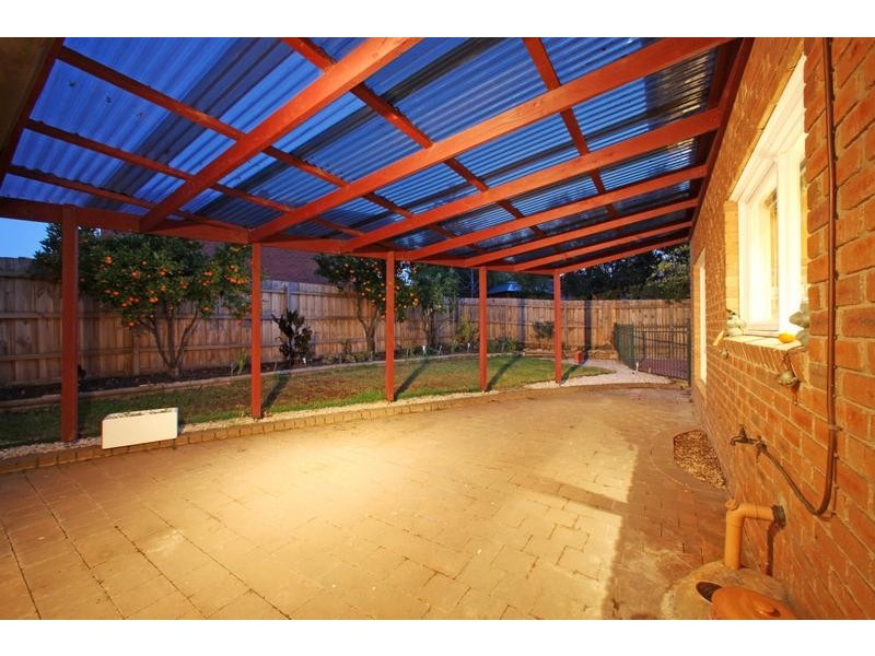 27 Bridgewater Way, Rowville VIC 3178