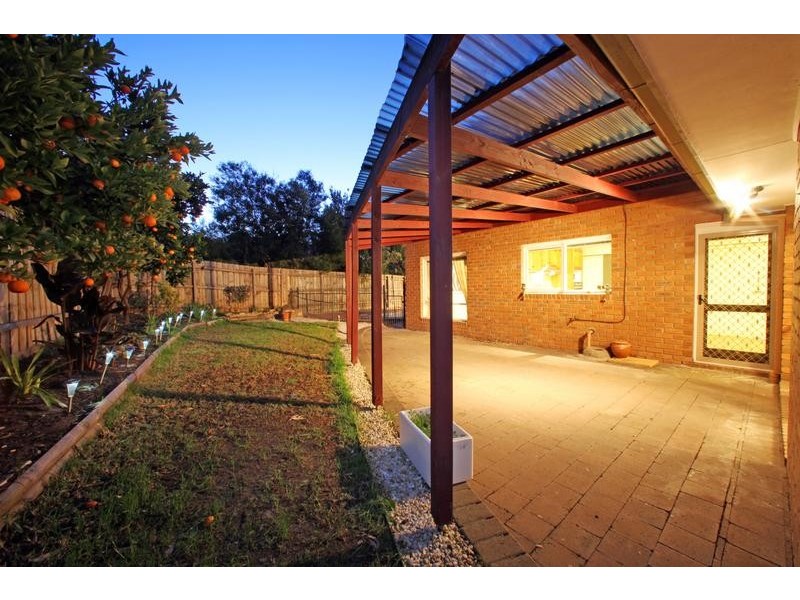 27 Bridgewater Way, Rowville VIC 3178
