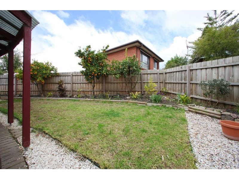 27 Bridgewater Way, Rowville VIC 3178