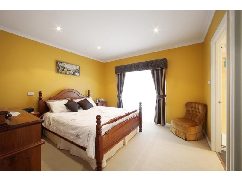 74 Clauscen Drive, Rowville VIC 3178