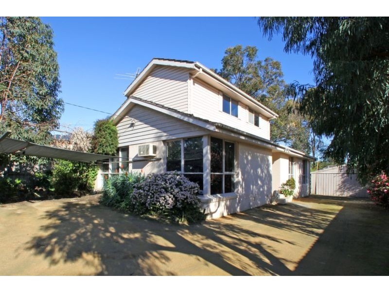 32 Deschamp Crescent, Rowville VIC 3178