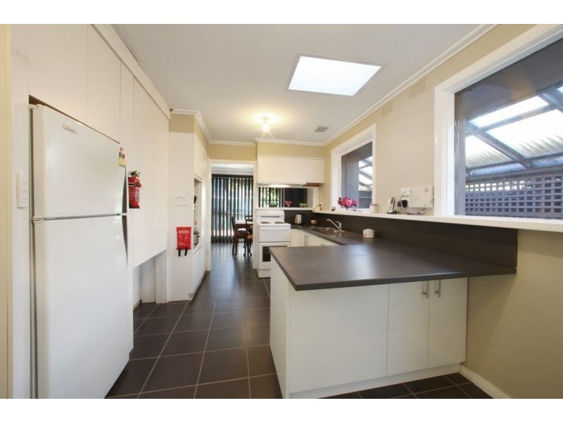32 Deschamp Crescent, Rowville VIC 3178