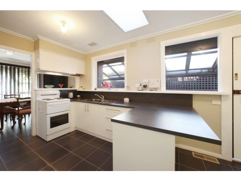32 Deschamp Crescent, Rowville VIC 3178