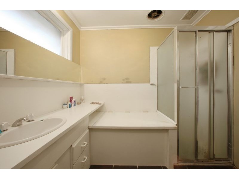 32 Deschamp Crescent, Rowville VIC 3178