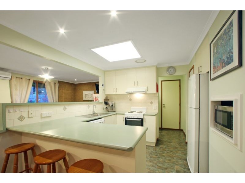 18 Snowgum Close, Rowville VIC 3178
