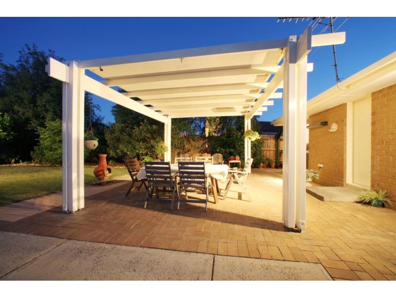 18 Snowgum Close, Rowville VIC 3178