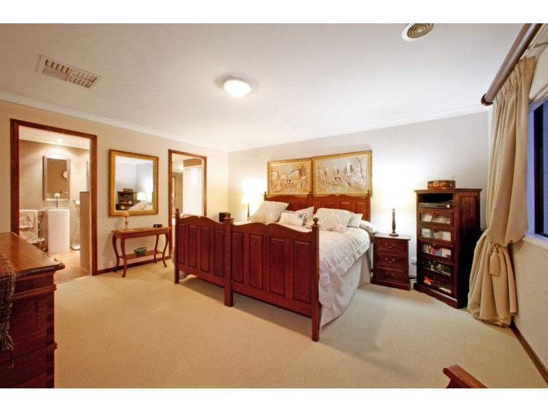 19 Kilcatten Rise, Rowville VIC 3178