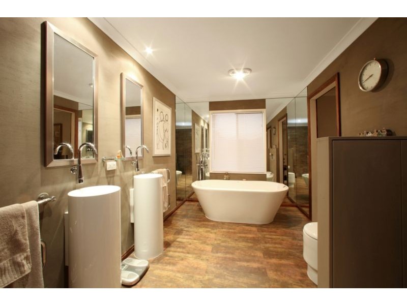 19 Kilcatten Rise, Rowville VIC 3178