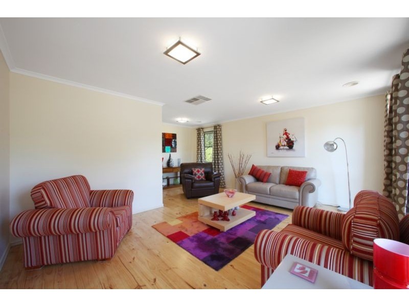 42 Burchall Crescent, Rowville VIC 3178