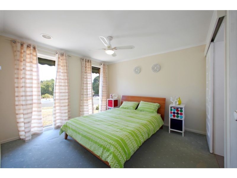 42 Burchall Crescent, Rowville VIC 3178