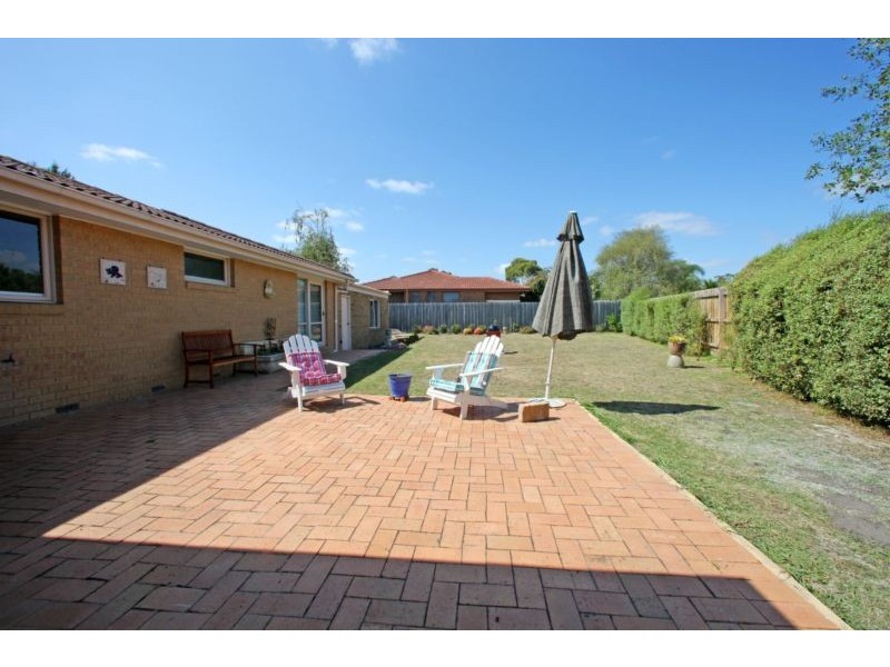 42 Burchall Crescent, Rowville VIC 3178