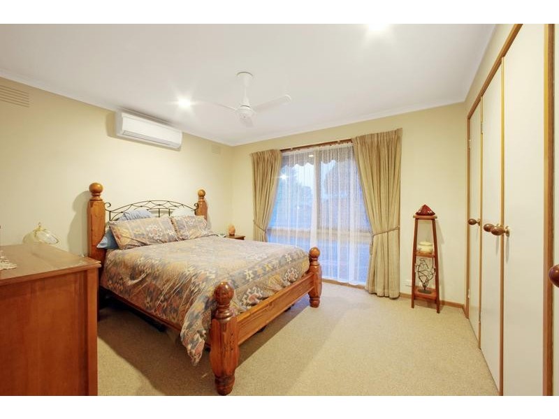 27 Bexsarm Crescent, Rowville VIC 3178