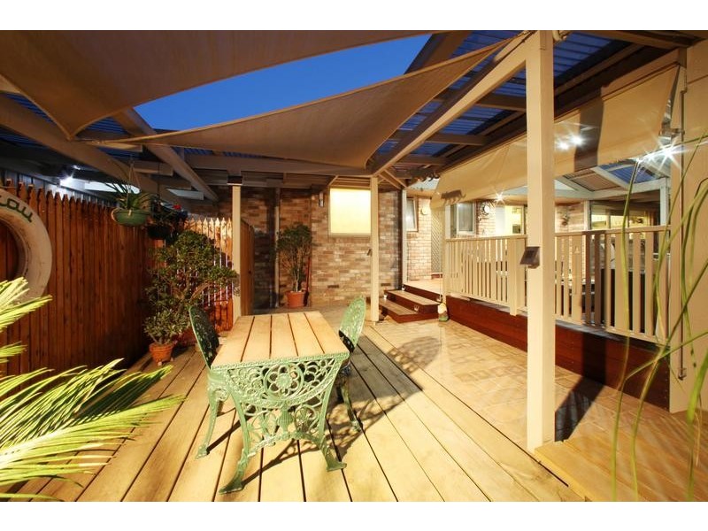 27 Bexsarm Crescent, Rowville VIC 3178