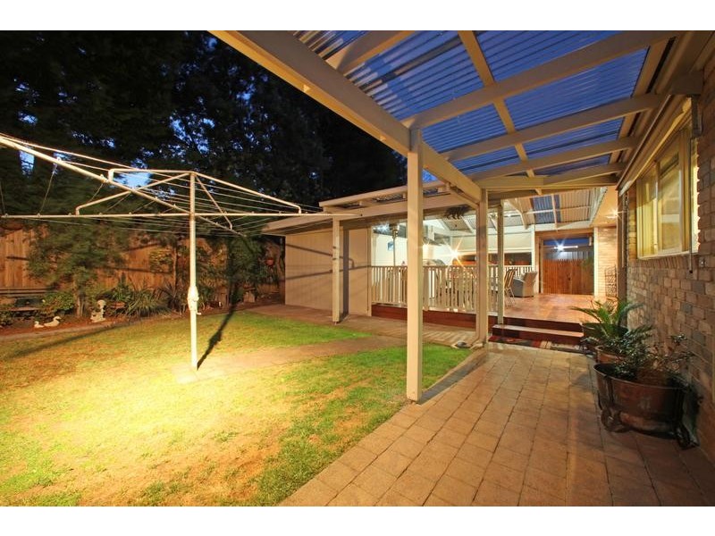 27 Bexsarm Crescent, Rowville VIC 3178