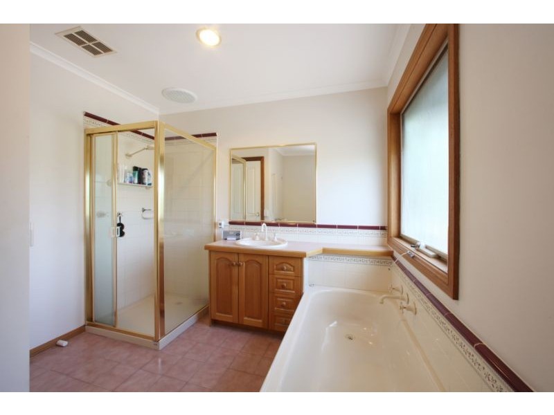 3 Waterloo Place, Rowville VIC 3178