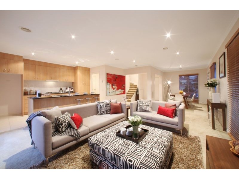 121 Sovereign Manors Crescent, Rowville VIC 3178