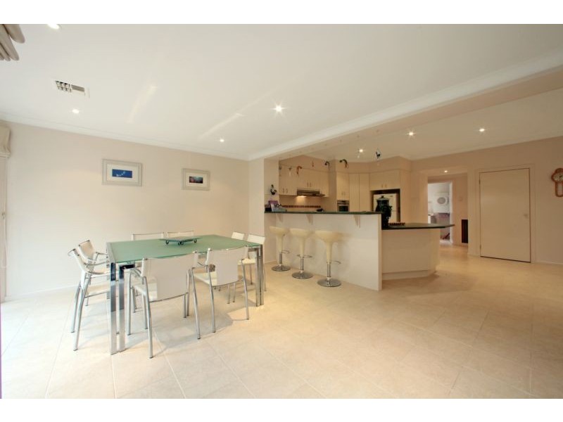 40 Whitecliffe Drive, Rowville VIC 3178