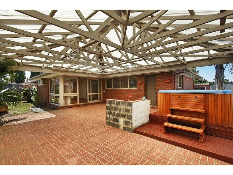 28 Superior Avenue, Rowville VIC 3178