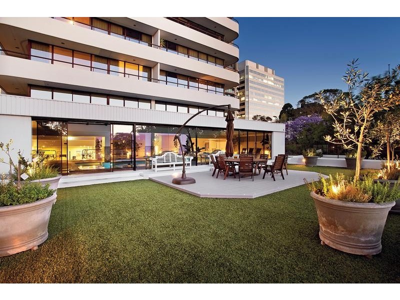 92/29 Queens Road, Melbourne VIC 3004