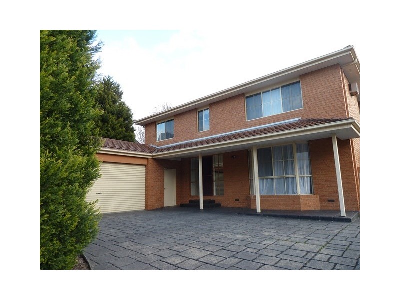 18 St Lawrance Way, Rowville VIC 3178