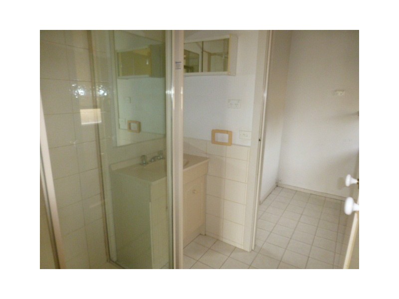 1/221 Dandelion Drive, Rowville VIC 3178