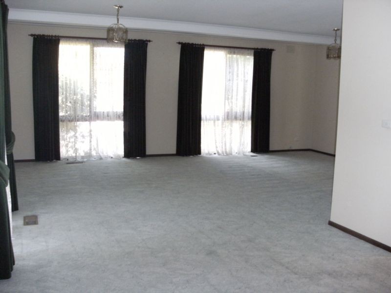 44 Erie Ave, Rowville VIC 3178