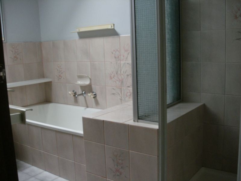 44 Erie Ave, Rowville VIC 3178