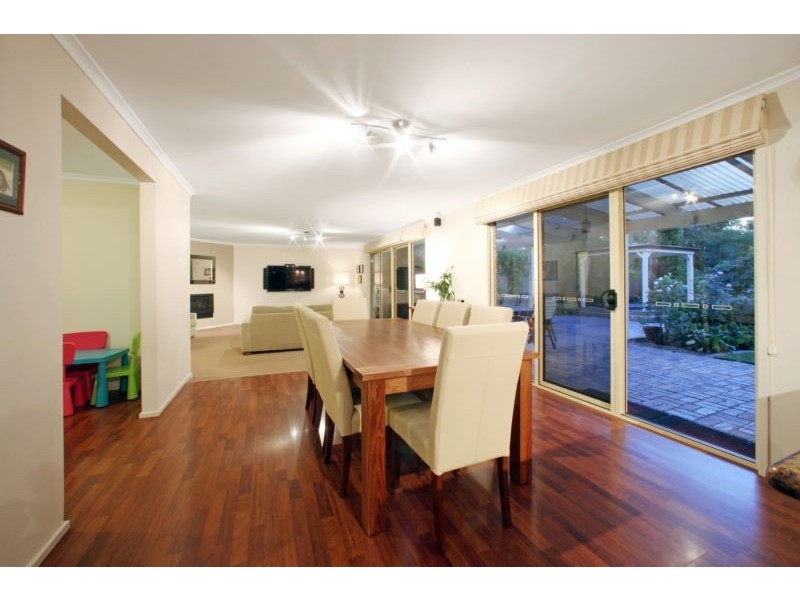 25 Pickworth Crescent, Rowville VIC 3178