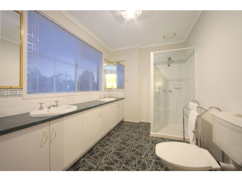 25 Pickworth Crescent, Rowville VIC 3178