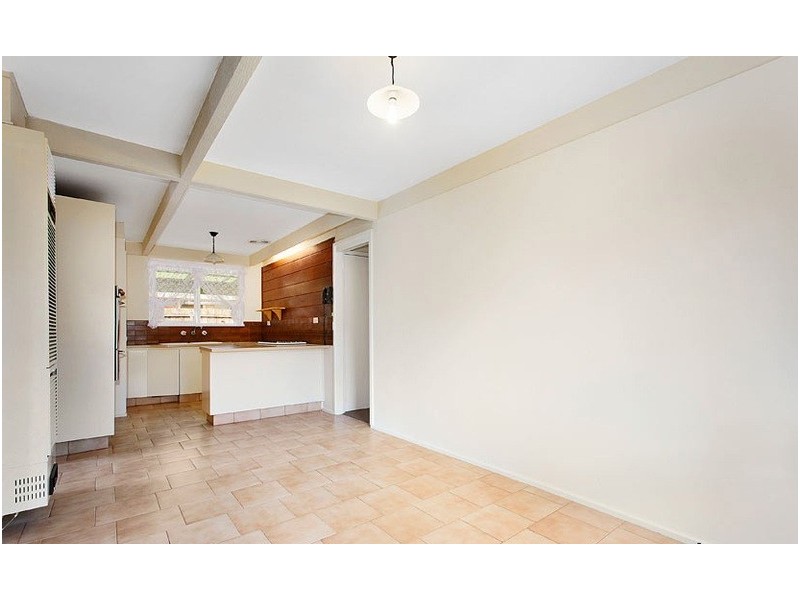 10 Nevana Street, Scoresby VIC 3179