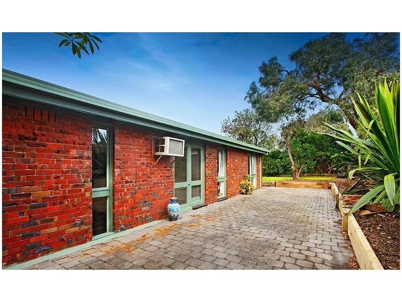 10 Nevana Street, Scoresby VIC 3179