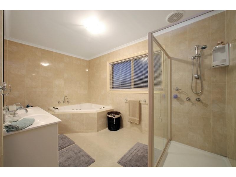 51 Golding Avenue, Rowville VIC 3178