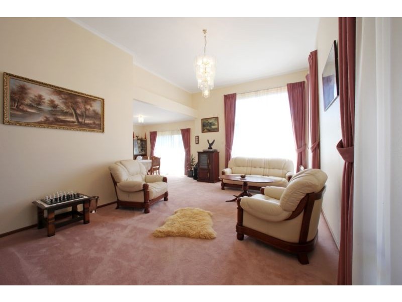 46 Mantung Crescent, Rowville VIC 3178