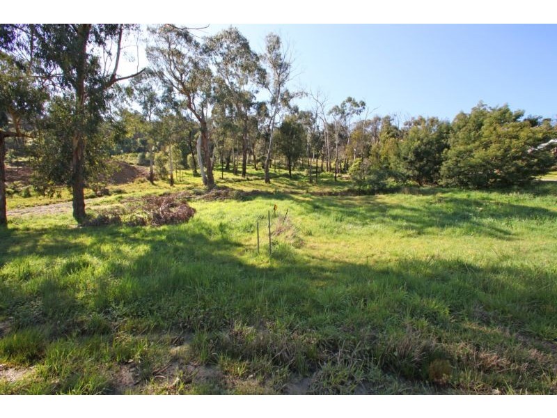 77 Ferndale Road, Upper Ferntree Gully VIC 3156