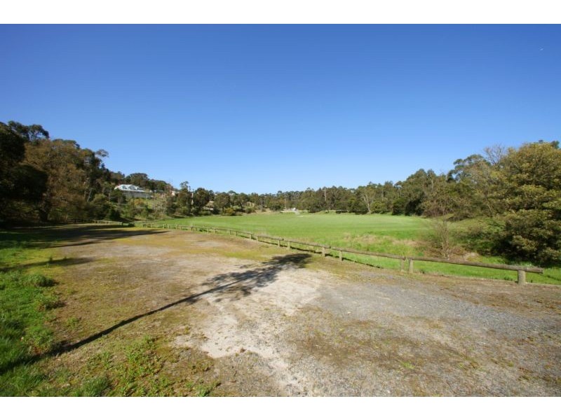 77 Ferndale Road, Upper Ferntree Gully VIC 3156