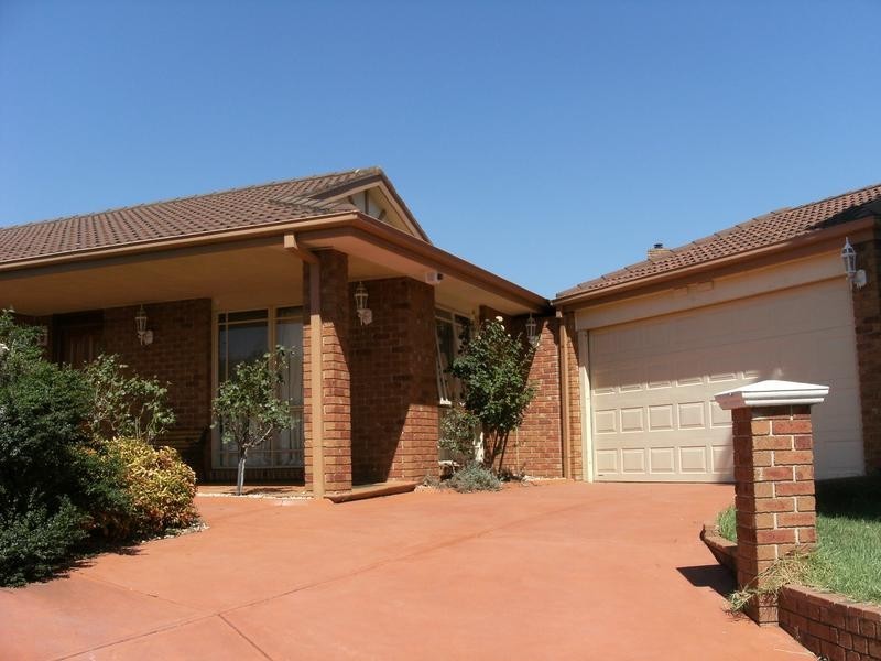 15 Trisha Drive, Rowville VIC 3178