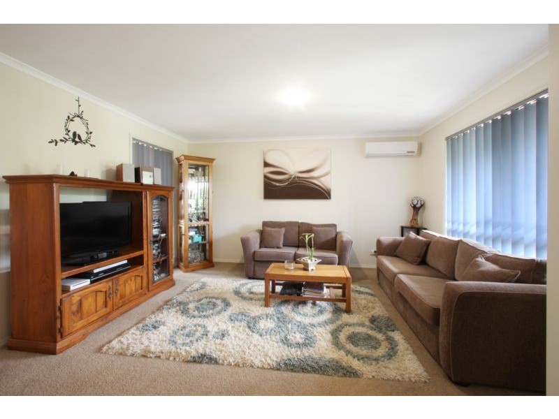 2/8 Monteith Crescent, Endeavour Hills VIC 3802