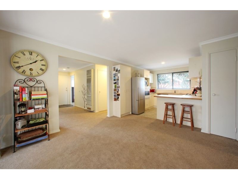 2/8 Monteith Crescent, Endeavour Hills VIC 3802